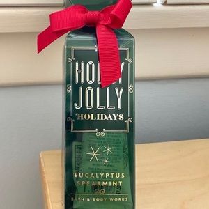 5- Bath & Body Works EUCALYPTUS SPEARMINT
Hand Sanitizer and lotion gift set NWT